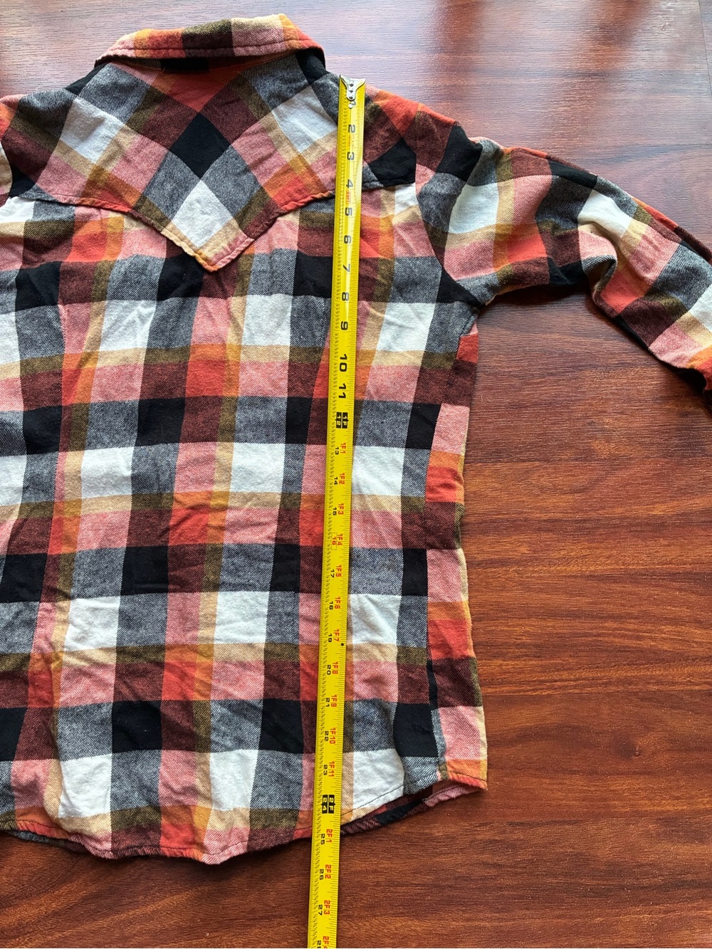 Ladies Wrangler Plaid Flannel Shirt - Picture 5 of 7